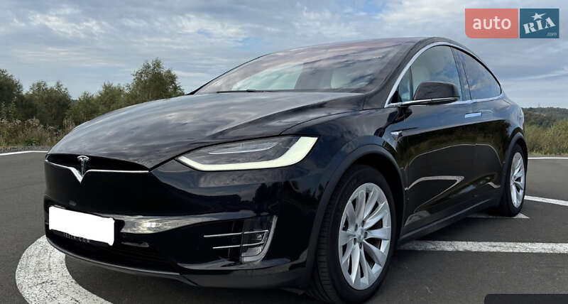 Позашляховик / Кросовер Tesla Model X 2017 в Ізмаїлі