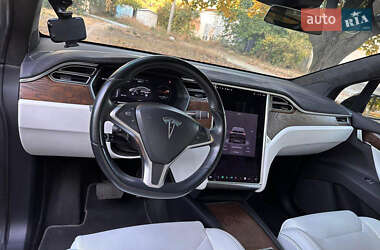 Внедорожник / Кроссовер Tesla Model X 2017 в 