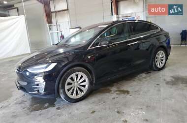 Tesla Model X 2021