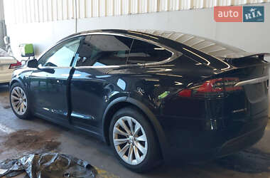 Позашляховик / Кросовер Tesla Model X 2016 в 