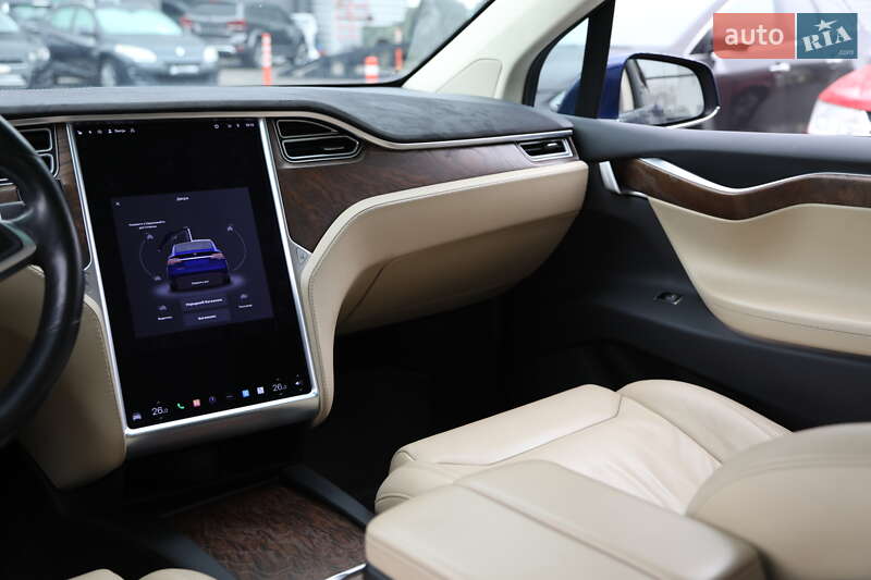 Позашляховик / Кросовер Tesla Model X 2017 в Харкові
