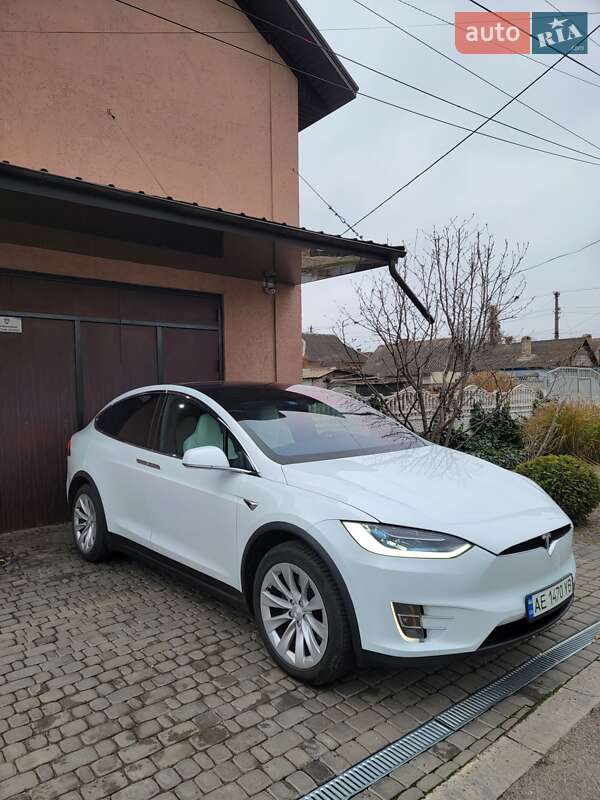 Позашляховик / Кросовер Tesla Model X 2018 в Кривому Розі фото 2 Позашляховик / Кросовер Tesla Model X 2018 в Кривому Розі