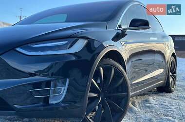 Позашляховик / Кросовер Tesla Model X 2016 в Львові