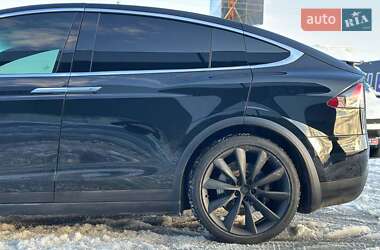 Позашляховик / Кросовер Tesla Model X 2016 в Львові