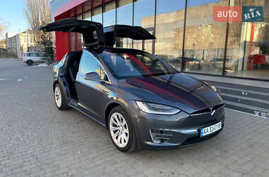 Позашляховик / Кросовер Tesla Model X 2018 в Києві