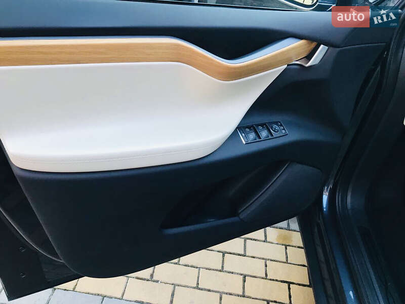 Позашляховик / Кросовер Tesla Model X 2018 в Одесі