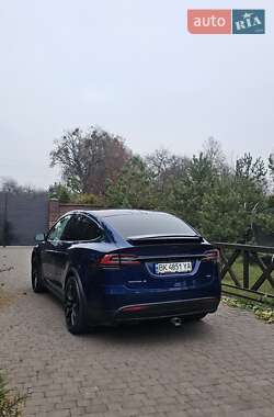 Позашляховик / Кросовер Tesla Model X 2016 в Рівному