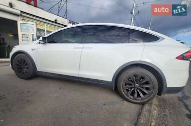 Внедорожник / Кроссовер Tesla Model X 2016 в 