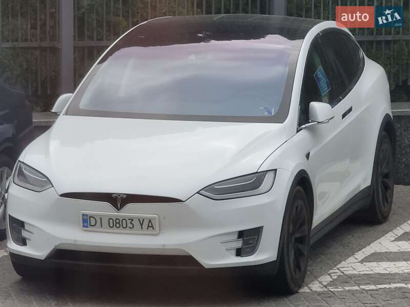 Позашляховик / Кросовер Tesla Model X 2016 в Києві