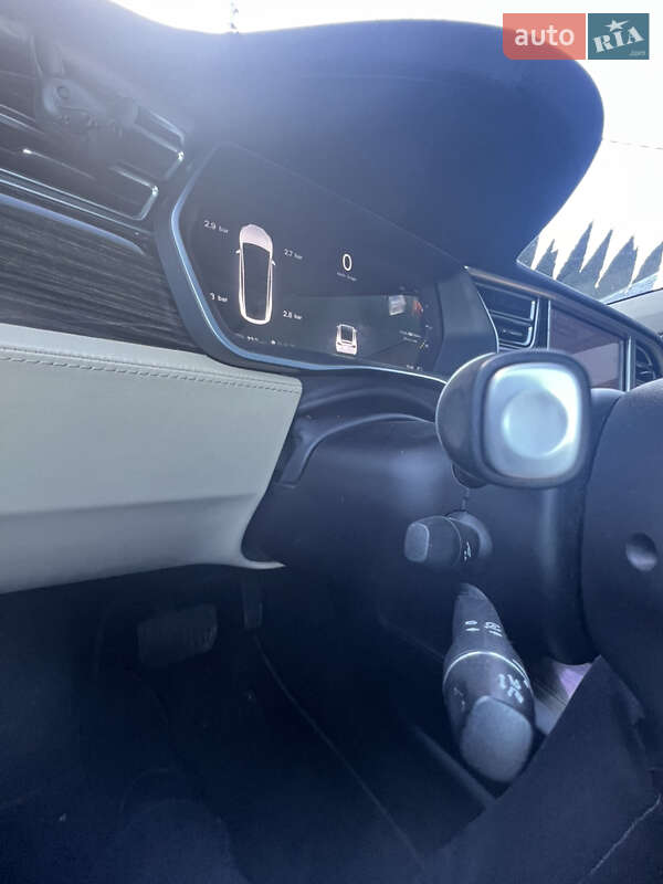 Позашляховик / Кросовер Tesla Model X 2016 в Львові