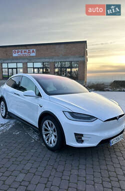 Позашляховик / Кросовер Tesla Model X 2018 в Чернівцях