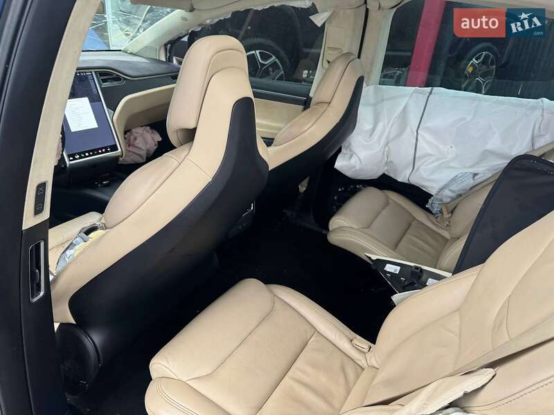 Позашляховик / Кросовер Tesla Model X 2017 в Луцьку фото 7 Позашляховик / Кросовер Tesla Model X 2017 в Луцьку
