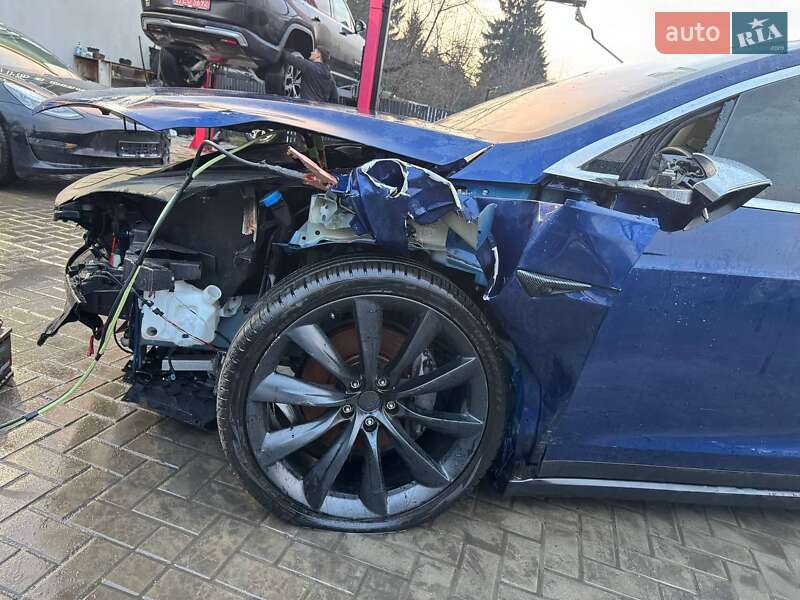 Позашляховик / Кросовер Tesla Model X 2017 в Луцьку фото 13 Позашляховик / Кросовер Tesla Model X 2017 в Луцьку