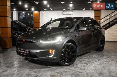 Tesla Model X 2019