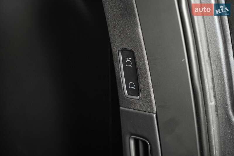 Позашляховик / Кросовер Tesla Model X 2019 в Одесі фото 46 Позашляховик / Кросовер Tesla Model X 2019 в Одесі