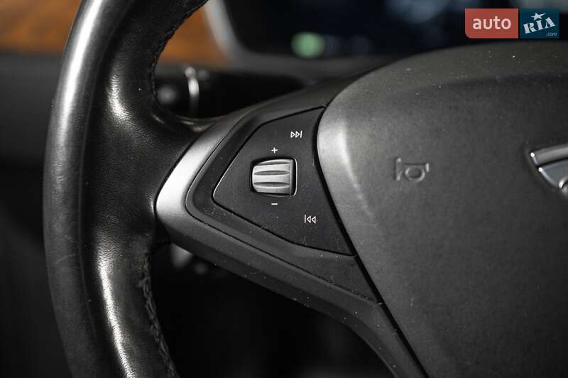 Позашляховик / Кросовер Tesla Model X 2019 в Одесі фото 61 Позашляховик / Кросовер Tesla Model X 2019 в Одесі