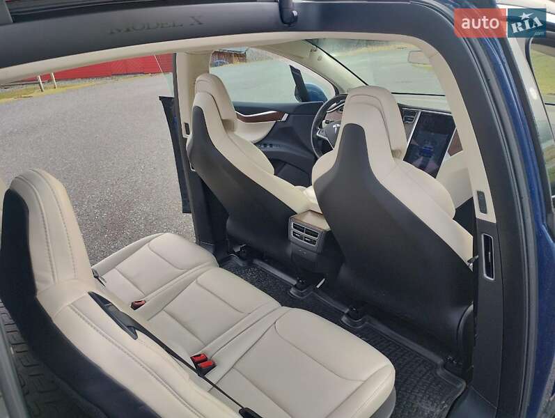 Внедорожник / Кроссовер Tesla Model X 2017 в Буче