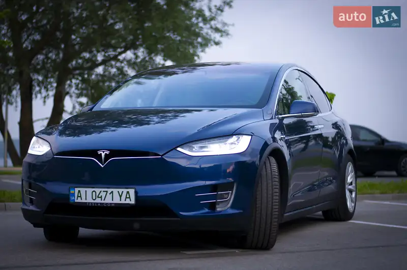 Внедорожник / Кроссовер Tesla Model X 2017 в 