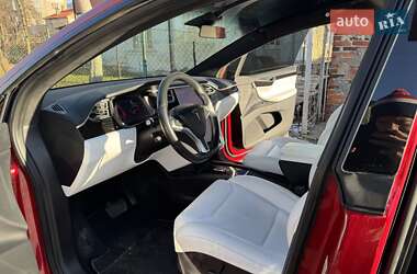 Позашляховик / Кросовер Tesla Model X 2017 в Львові