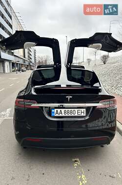 Внедорожник / Кроссовер Tesla Model X 2017 в 