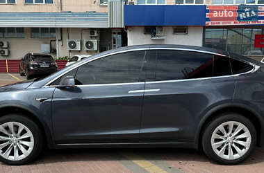 Tesla Model X 2020