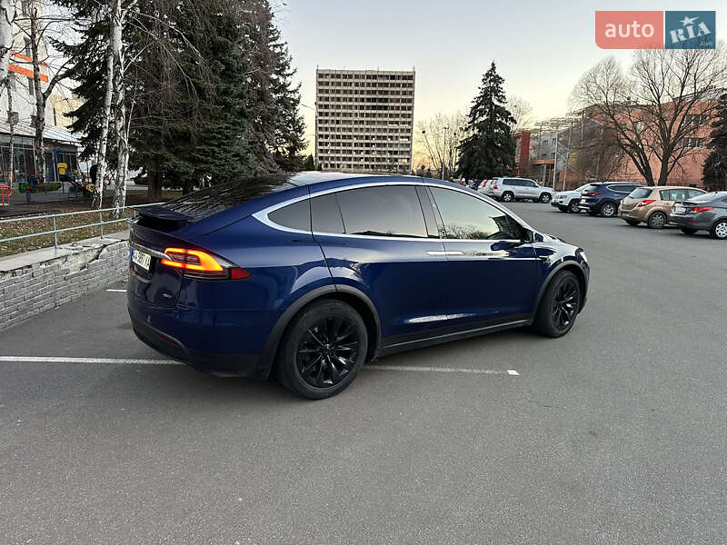 Позашляховик / Кросовер Tesla Model X 2016 в Києві