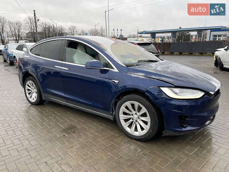 Внедорожник / Кроссовер Tesla Model X 2017 в 