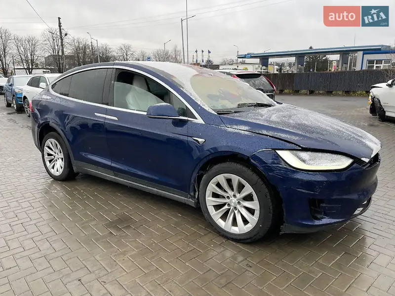 Внедорожник / Кроссовер Tesla Model X 2017 в 