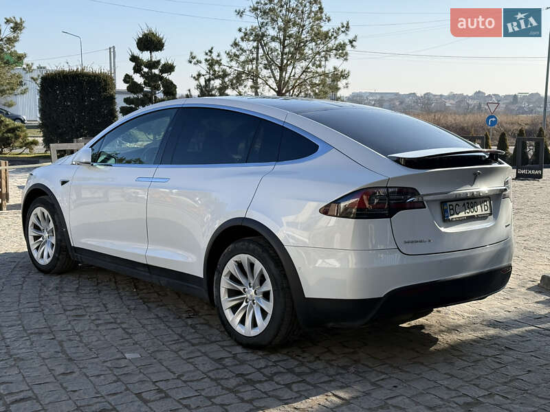 Позашляховик / Кросовер Tesla Model X 2018 в Львові