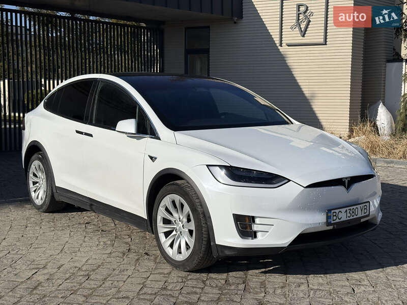 Позашляховик / Кросовер Tesla Model X 2018 в Львові