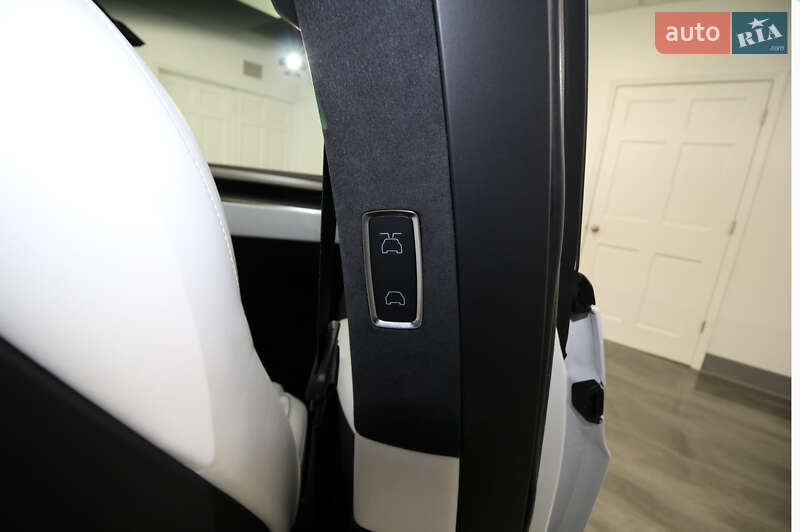 Внедорожник / Кроссовер Tesla Model X 2022 в Днепре