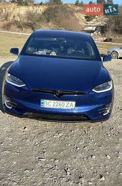 Позашляховик / Кросовер Tesla Model X 2018 в 