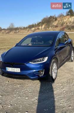 Позашляховик / Кросовер Tesla Model X 2018 в 