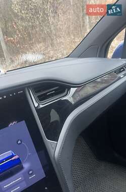 Позашляховик / Кросовер Tesla Model X 2018 в 