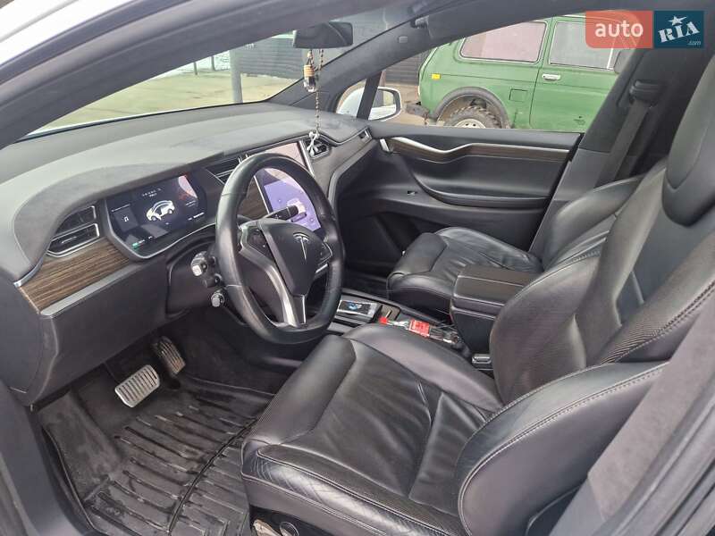 Позашляховик / Кросовер Tesla Model X 2016 в Львові фото 11 Позашляховик / Кросовер Tesla Model X 2016 в Львові