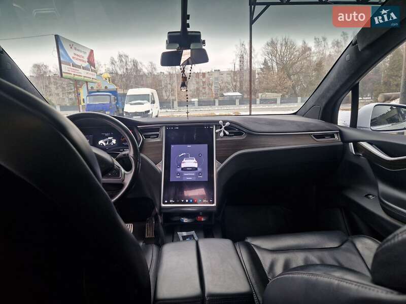Позашляховик / Кросовер Tesla Model X 2016 в Львові фото 15 Позашляховик / Кросовер Tesla Model X 2016 в Львові