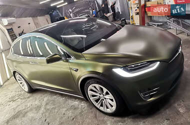 Позашляховик / Кросовер Tesla Model X 2020 в 