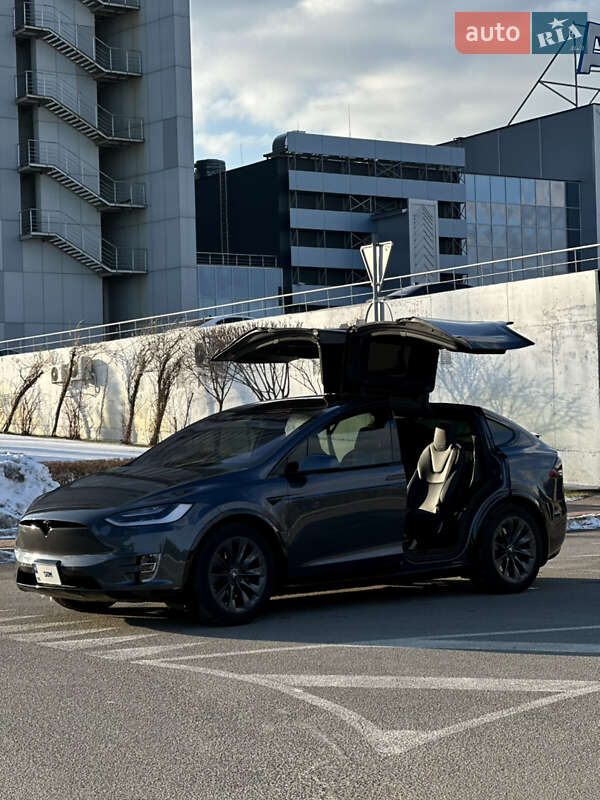 Позашляховик / Кросовер Tesla Model X 2018 в Києві