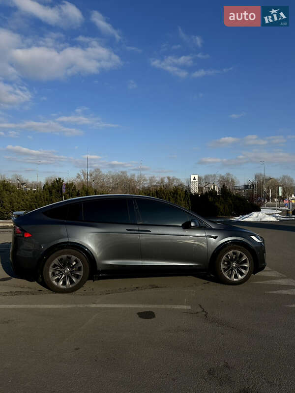 Позашляховик / Кросовер Tesla Model X 2018 в Києві