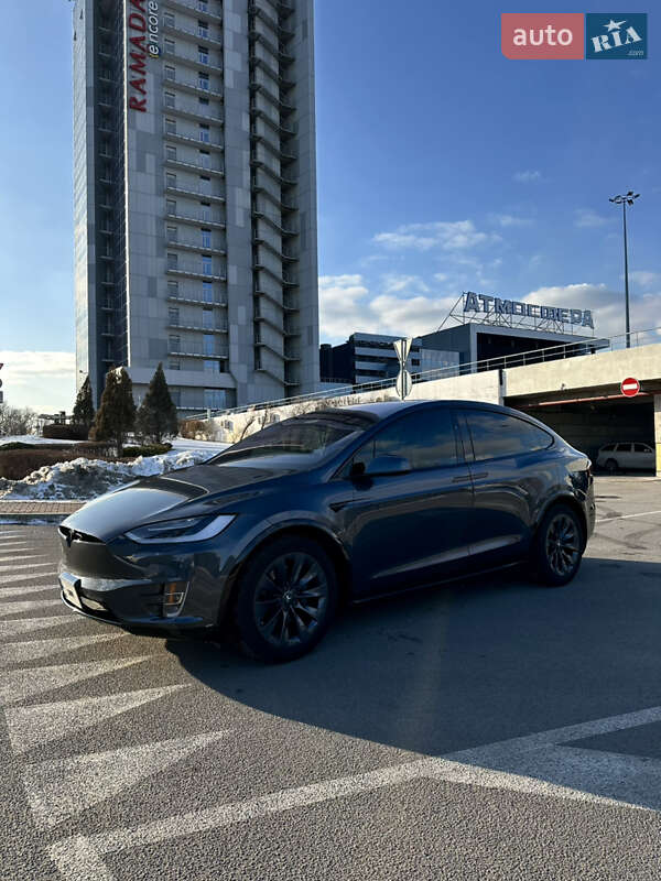 Позашляховик / Кросовер Tesla Model X 2018 в Києві
