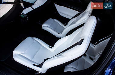Позашляховик / Кросовер Tesla Model X 2019 в 