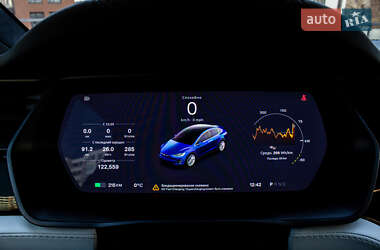 Позашляховик / Кросовер Tesla Model X 2019 в 