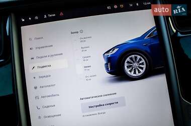 Позашляховик / Кросовер Tesla Model X 2019 в 