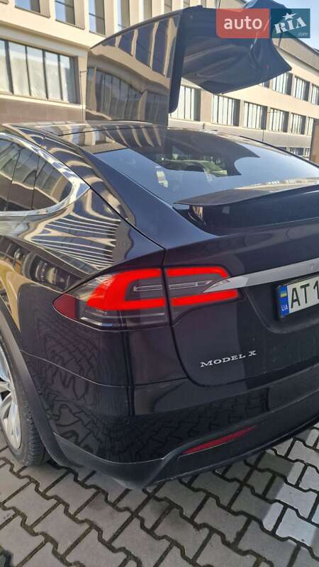 Позашляховик / Кросовер Tesla Model X 2018 в Івано-Франківську