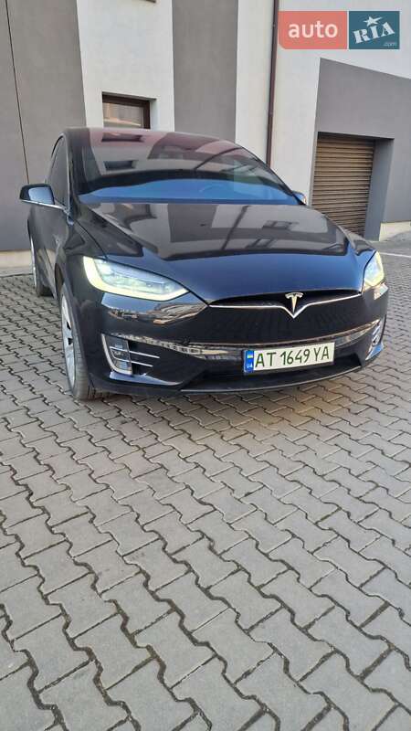 Позашляховик / Кросовер Tesla Model X 2018 в Івано-Франківську
