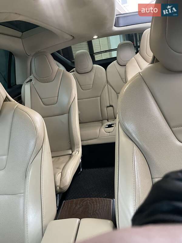 Позашляховик / Кросовер Tesla Model X 2016 в Дніпрі