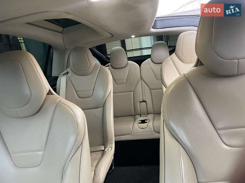 Позашляховик / Кросовер Tesla Model X 2016 в Дніпрі