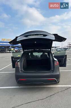 Позашляховик / Кросовер Tesla Model X 2024 в 