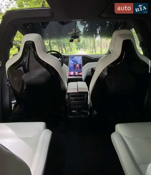 Внедорожник / Кроссовер Tesla Model X 2016 в Киеве