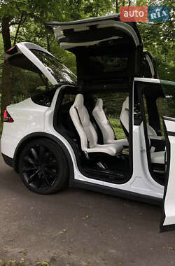 Внедорожник / Кроссовер Tesla Model X 2016 в 